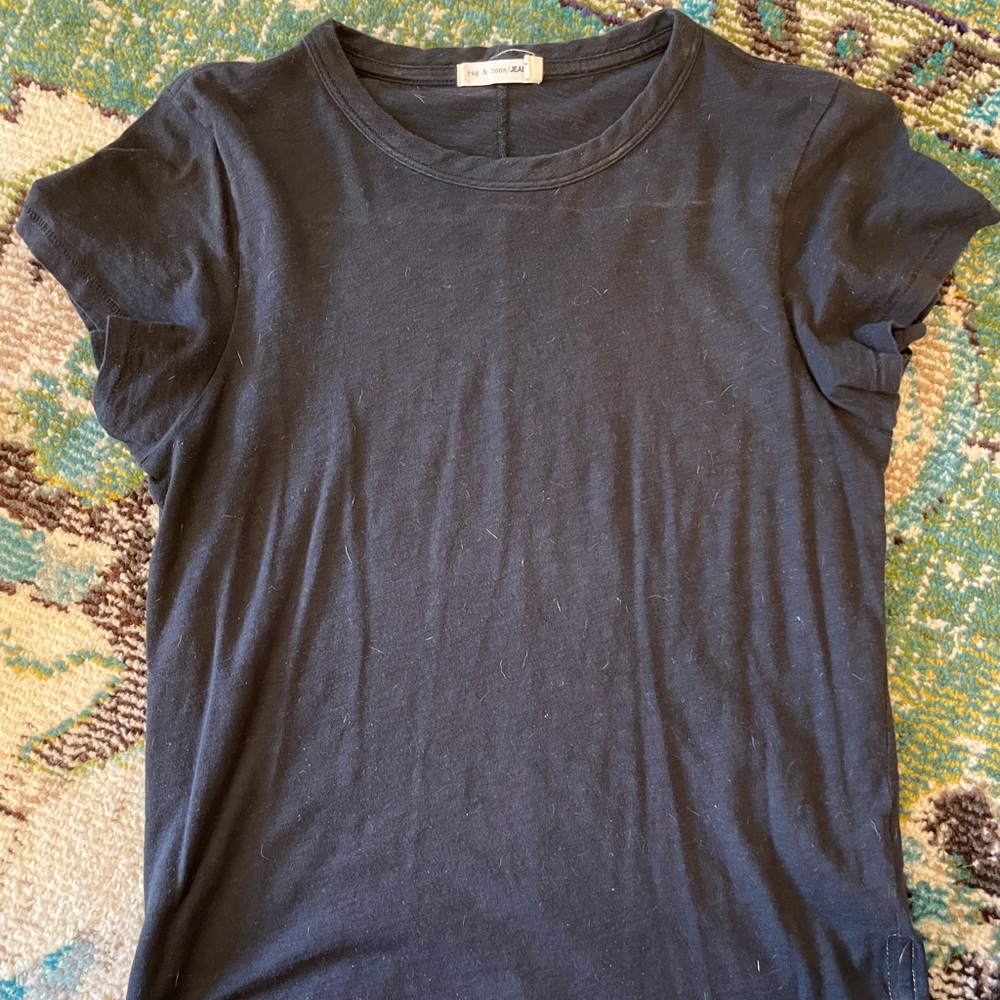 Black rag & bone tee.
